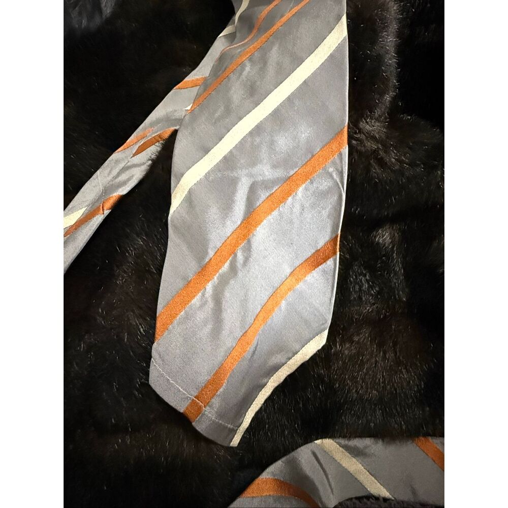Giorgio Armani Silk Necktie striped gray tie Made in Italy Mens